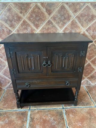 Mueble rústico de madera