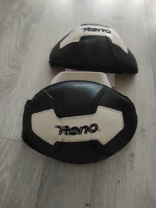 Rodilleras hockey patines reno alevín.