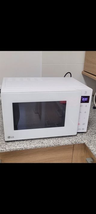 Microondas LG blanco Smart Inverter