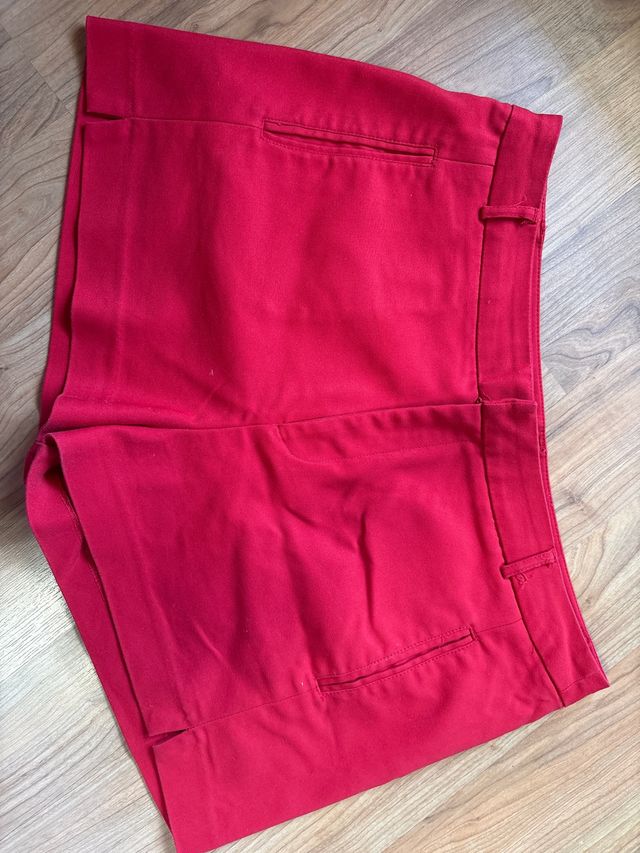 Shorts rojos Stradivarius