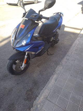 Moto Peugeot 50cc: ¡En perfecto estado!