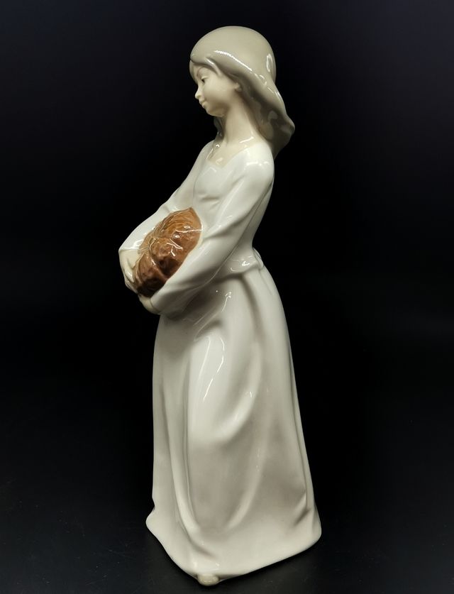 Preciosa figura de porcelana Mirmasu, 80's. 28 cm.