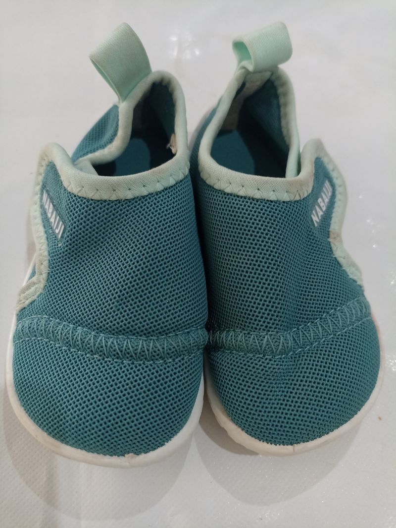 Escarpines Bebé Decathlon T20/21 de segunda mano por EUR en