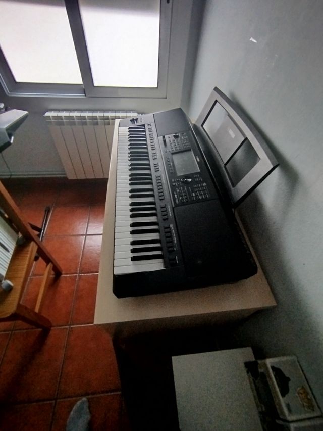 Yamaha PSR-SX700 Teclado