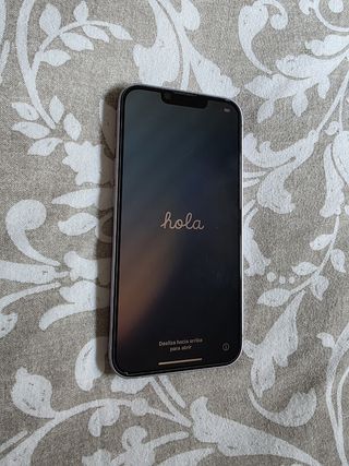 iPhone 14 + Apple Watch SE (2023)