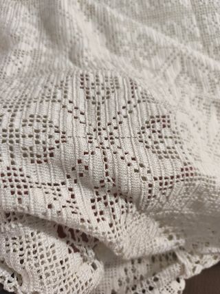 Colcha de ganchillo ,algodón blanca  hecha a mano