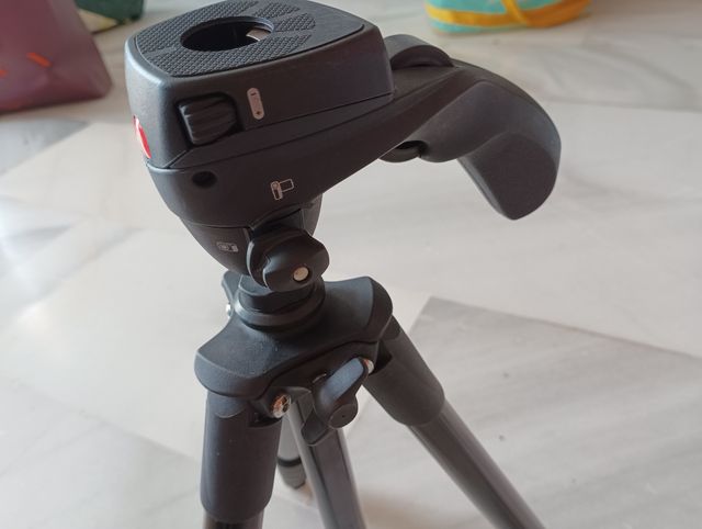Trípode Manfrotto Compact Action COMPLETO!!