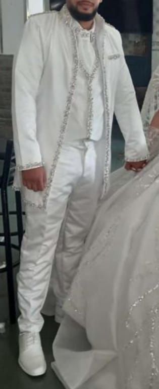 Traje novio blanco pedreria