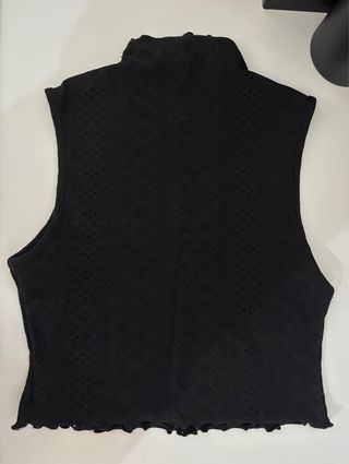 Top negro c/ aberturas