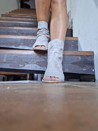 Stivaletti estivi beige/grigi 37