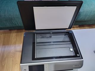 Impresora HP ENVY 5530 - Imprime, copia y escanea