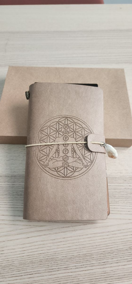 Caderno Couro com cristal citrino