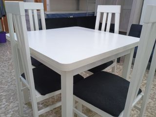 Mesa blanca + 4 sillas