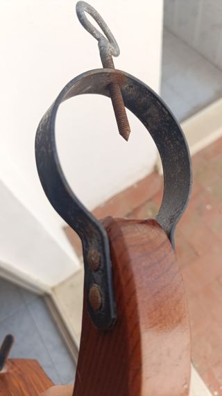 Jamonero antiguo de madera