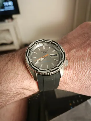 Seiko 5 Sports Automático SRPK - Gris