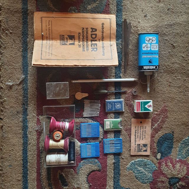 ¡REBAJA! Maquina a coser RARO ADLER de colección