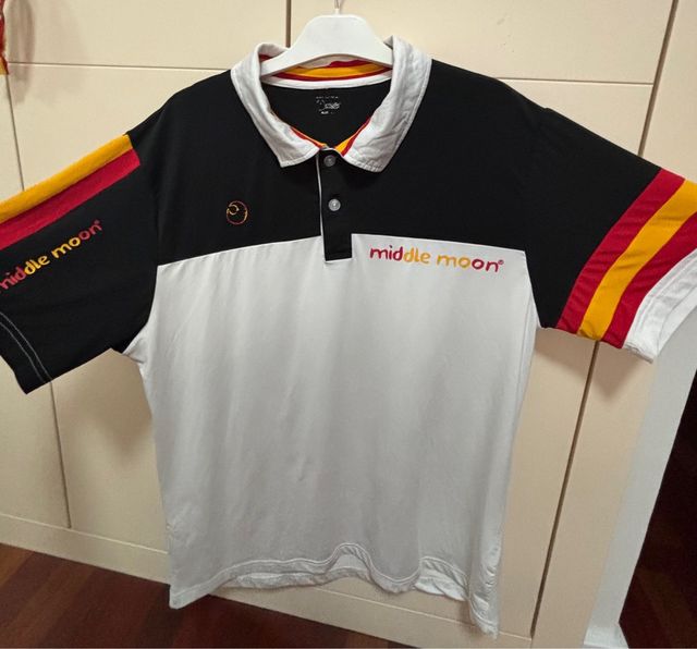 Polo Middle Moon - Blanco y Negro