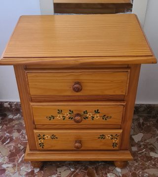 Dormitorio provenzal pintado a mano. Solo recoger.
