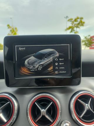 Mercedes-Benz Clase CLA 2015