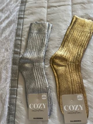 Calcetines CALZEDONIA dorados y plateados