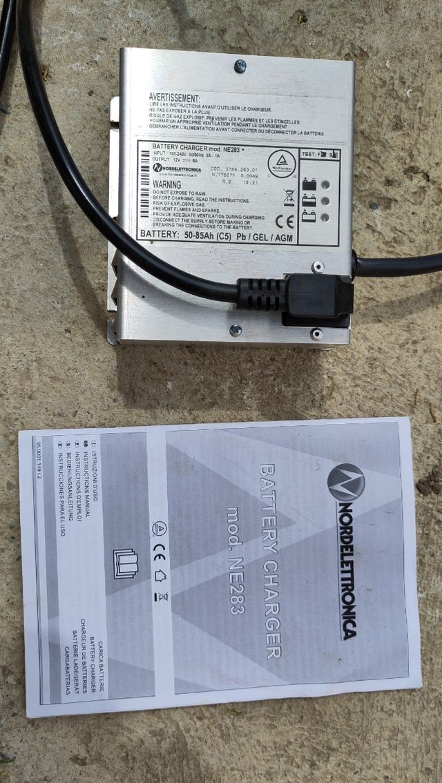 Cargador baterías Nordelettronica NE283