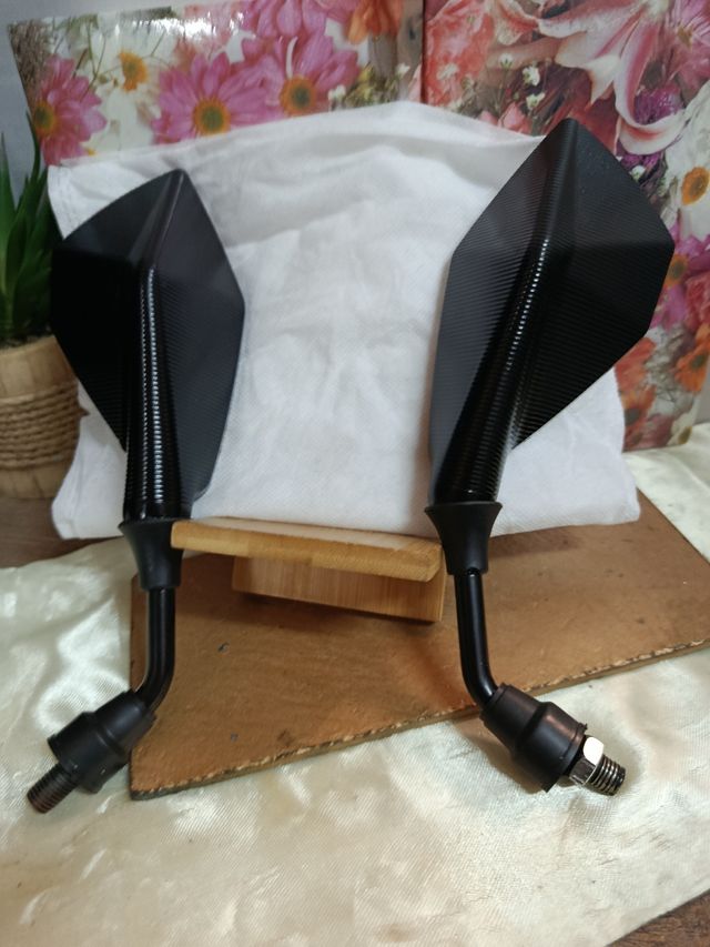 Nuovi specchietti retrovisori per moto sportive da 10 mm