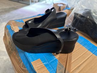 Sandalias negras mujer tacón