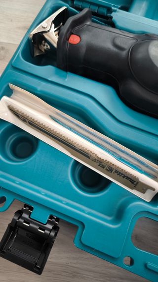 Sierra sable Makita JR3070CT 1510W