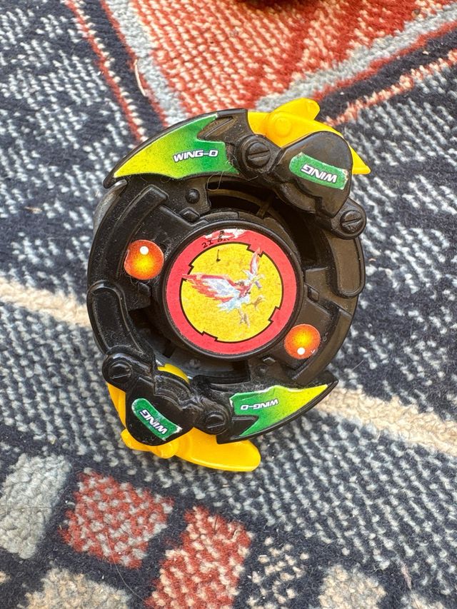 Beyblades - tops + lanzadores