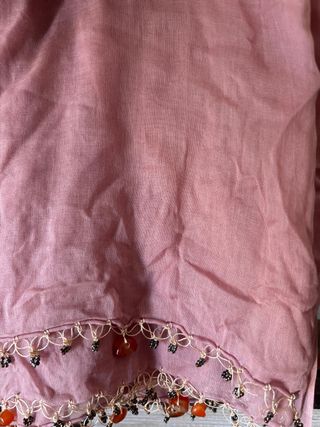 Foulard rosa con pedrería