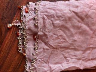 Foulard rosa con pedrería