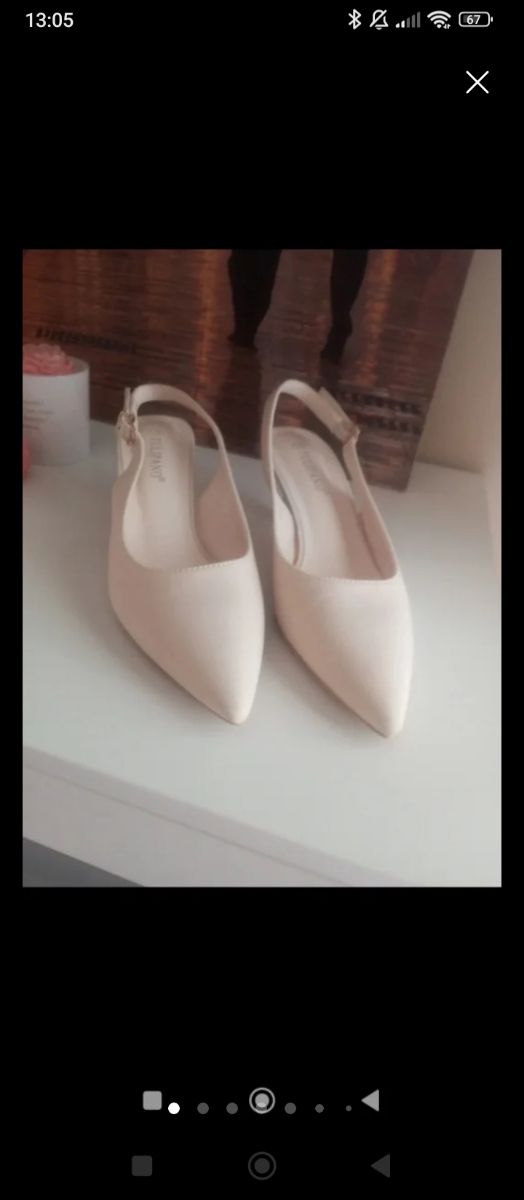 Tacones beige destalonados