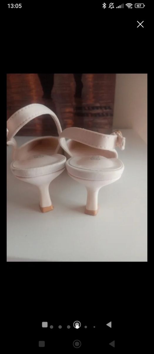 Tacones beige destalonados