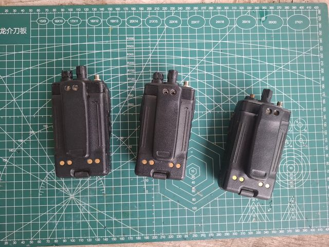 3 Walkie-talkies Vertex VX-427E