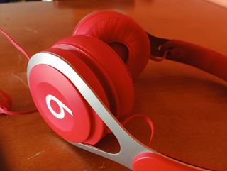 Auriculares Beats EP rojos