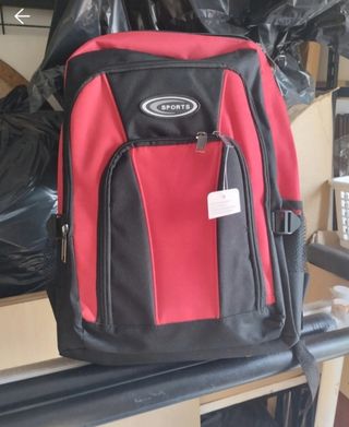 Mochila escolar,deportiva roja y negra