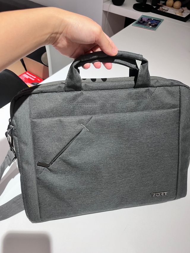 Maletín gris para portátil