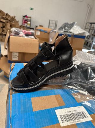 Sandalias planas mujer negras