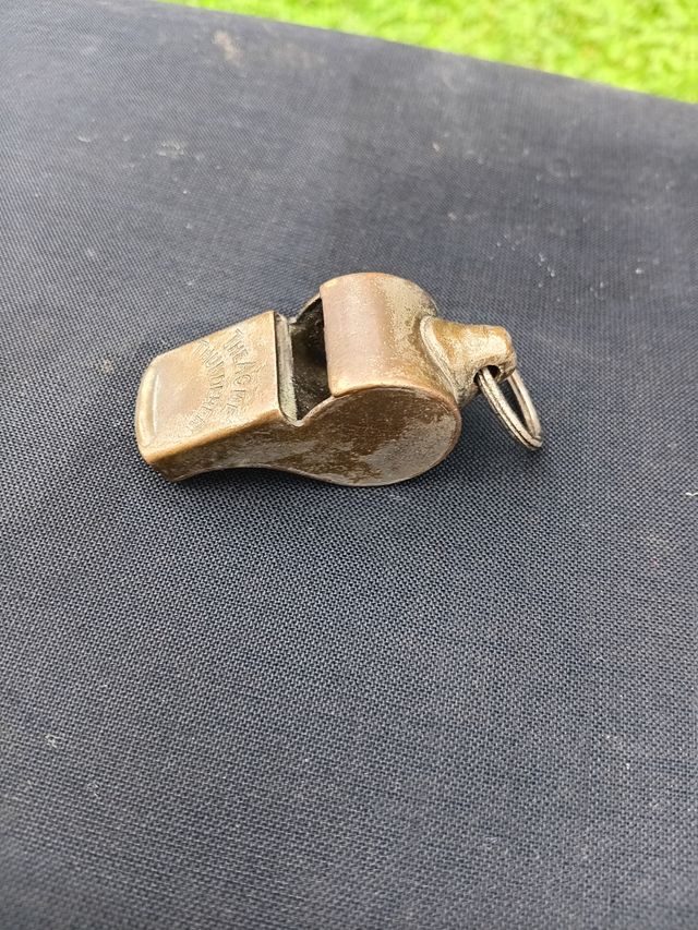 Silbato antiguo The Acme Thunderer