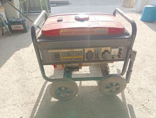 Generador en perfecto estado de gasolina,.4 tiempo