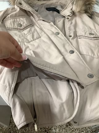 Chaqueta beige con capucha de PURIFICACIÓN GARCIA 