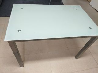 Mesa cristal moderna - blanca y plata
110×70×74