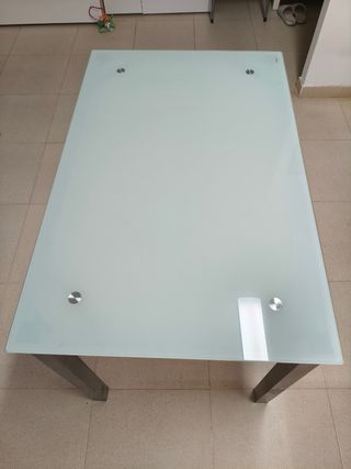 Mesa cristal moderna - blanca y plata
110×70×74