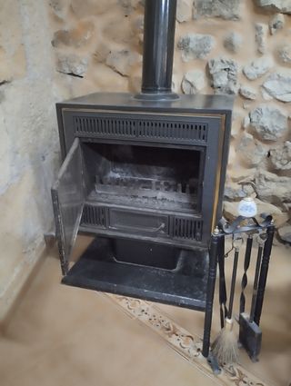 Chimenea leña Hergon negra