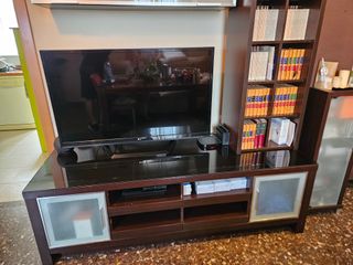 Mueble TV madera oscura