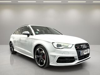 Audi S3 Sportback S tronic quattro 2.0 TFSI 300CV