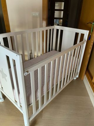 Cuna bebé blanca