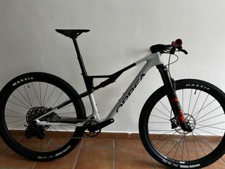 Orbea Oiz 2024 Talla M (CARBONO)