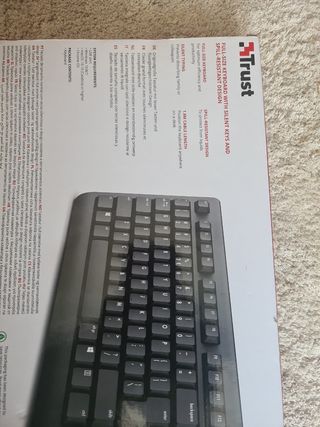 Teclado Trust completo Prio spill-resistant