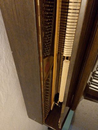 Piano acústico antiguo